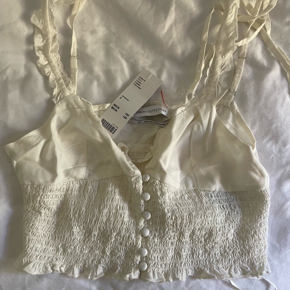 URBAN Outfitters UO Leona Smocked Cropped Cami NWT small - Picture 2 of 3